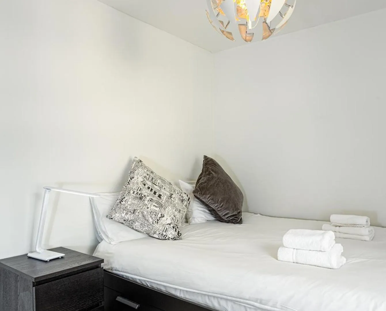 Comfy 2 Bedroom Apartment Near Edinburgh City Centre