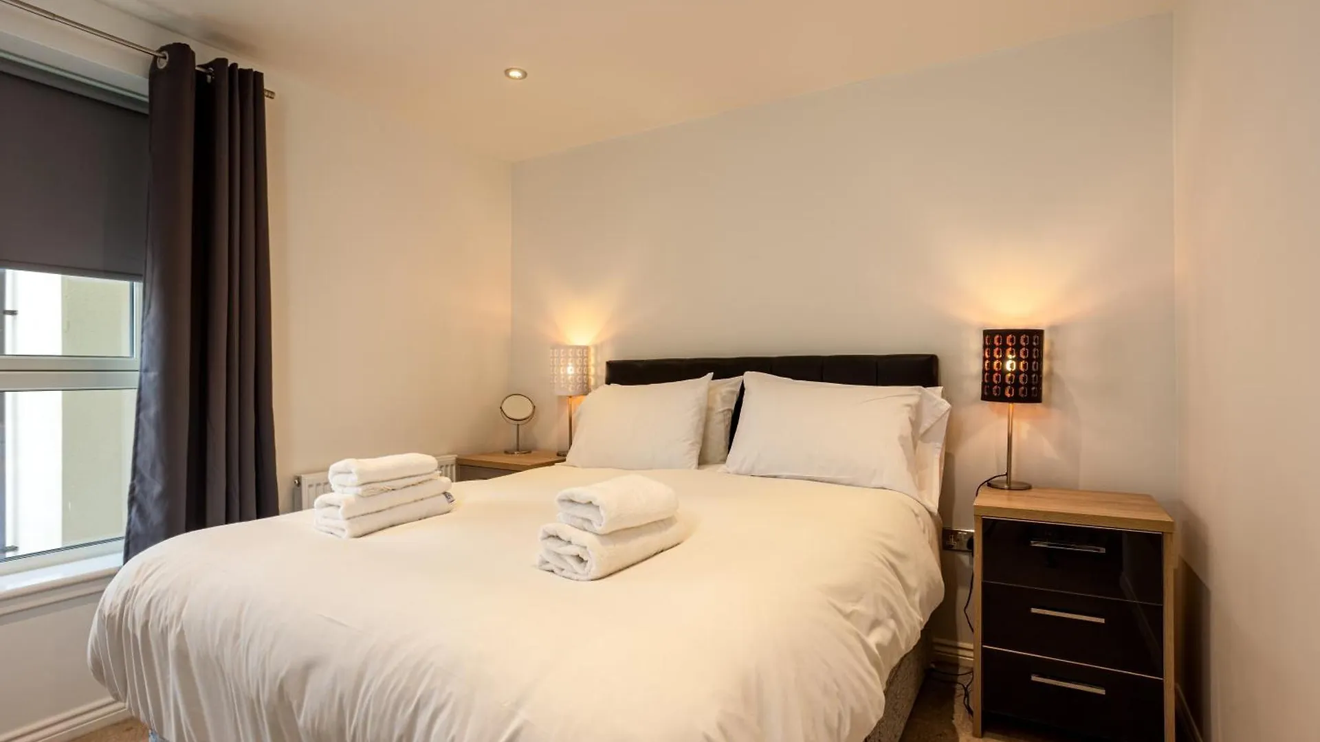 Comfy 2 Bedroom Apartment Near Edinburgh City Centre